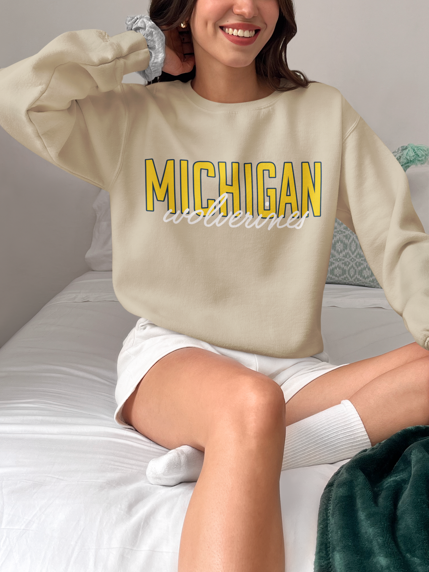 Vintage College Sweatshirt | Michigan Wolverines